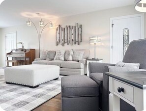 Smart TV - Fully furnished  3-bedroom house, newly updated (North Canton)