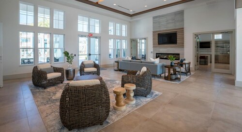Landing | Amazing 1BD, Game Room