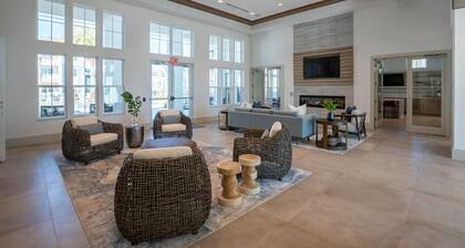 Landing | Amazing 1BD, Game Room