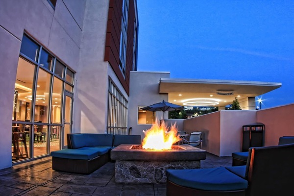Outdoor firepit