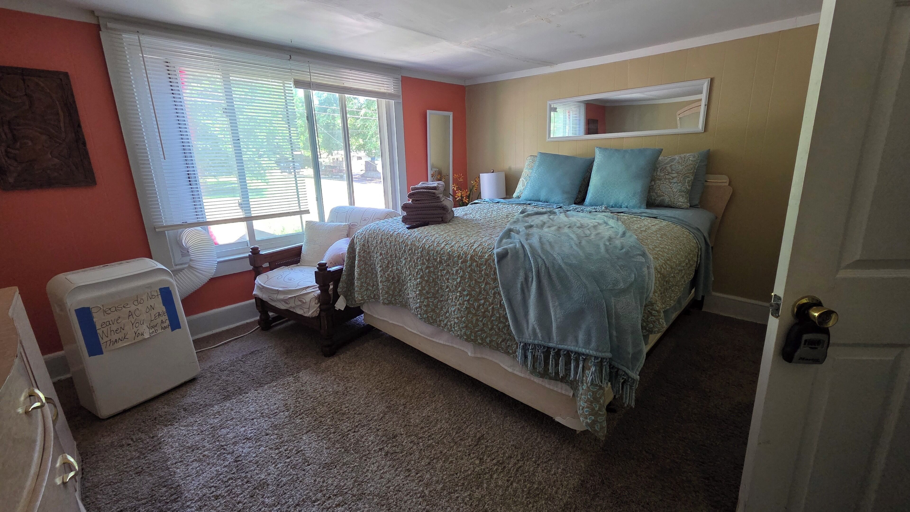 2 bedrooms, WiFi, bed sheets