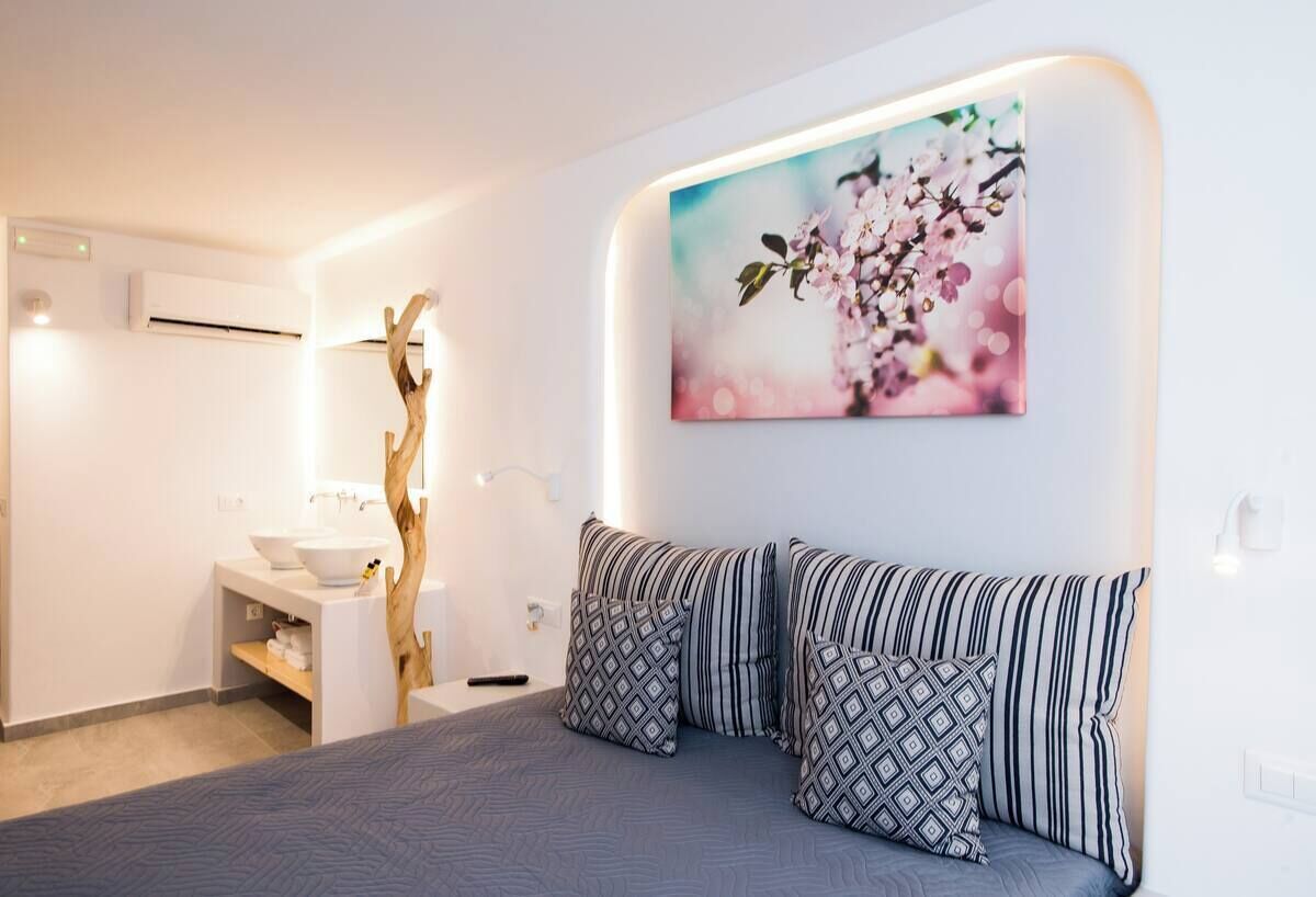 Superior Room with Patio | Laptop workspace, iron/ironing board, free WiFi