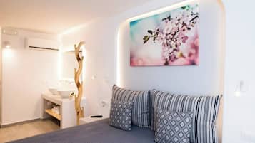 Superior Room with Patio | Laptop workspace, iron/ironing board, free WiFi
