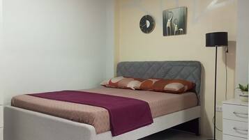 1 bedroom, free WiFi, bed sheets