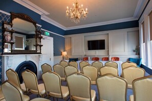 Dining - Creighton Hotel (Clones)