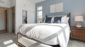 Desk, iron/ironing board, WiFi, bed sheets - Landing | Spectacular 2BD, Clubhouse, Gym (Apopka)