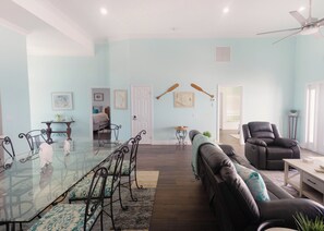 Interior - Tranquil 4-bedroom 3-bath house with 50' boat dock in delightful Treasure Cay (Treasure Cay)