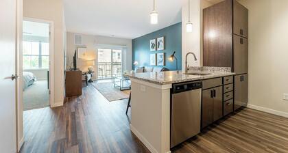 Landing | Beautiful 1BD, Clubhouse, Gym
