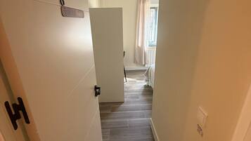 Slaapzaal, 1 slaapkamer, uitzicht op tuin | 1 slaapkamer