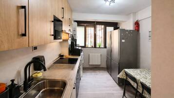 Slaapzaal, 1 slaapkamer, uitzicht op tuin | Interieur