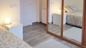 Felles sovesal, 1 soverom, hageutsikt | 1 soverom