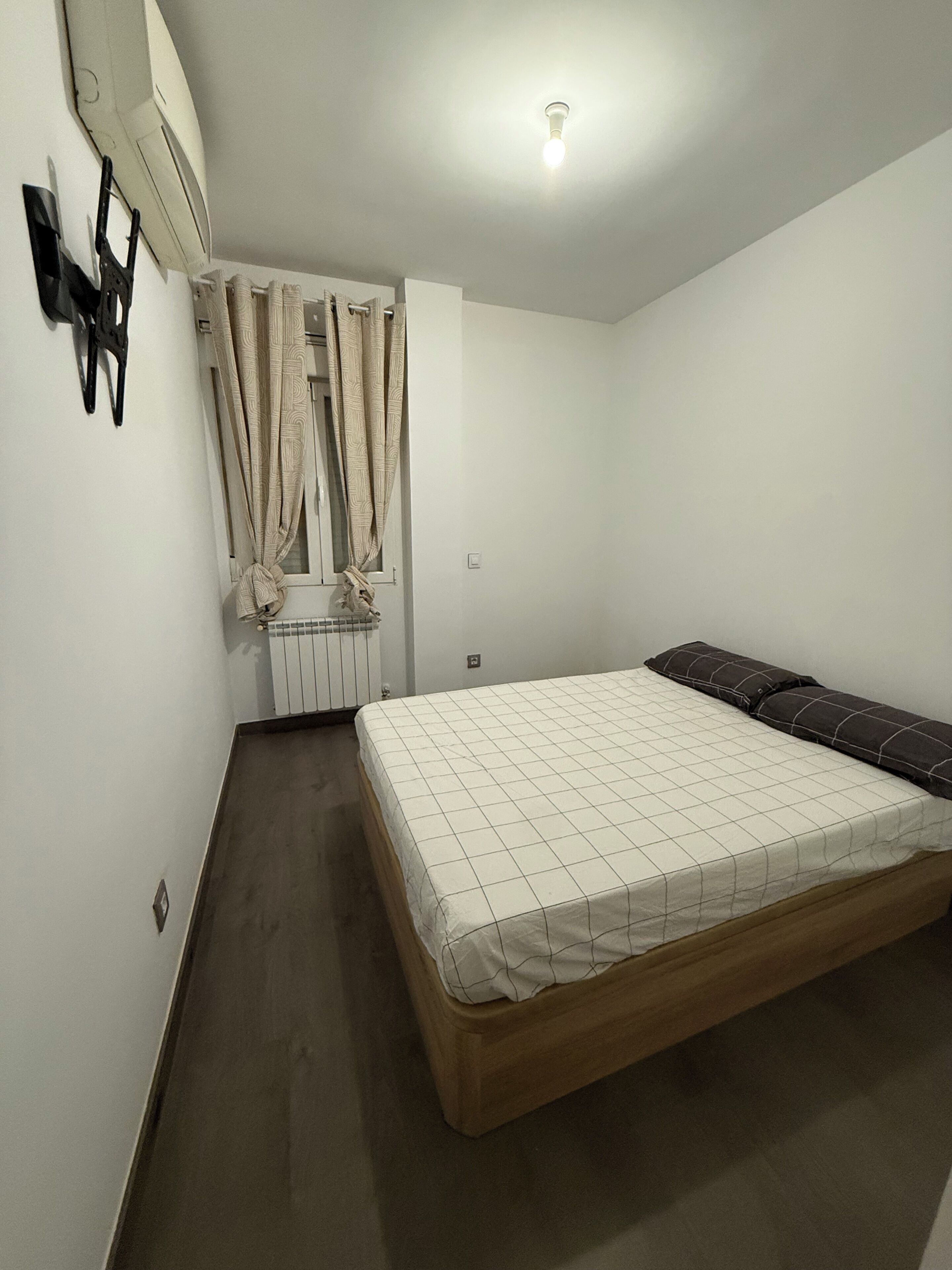 Habitación básica doble, vistas a la ciudad | Wifi gratis