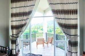 Chambre Deluxe double, balcon, vue sur le fleuve | Intérieur