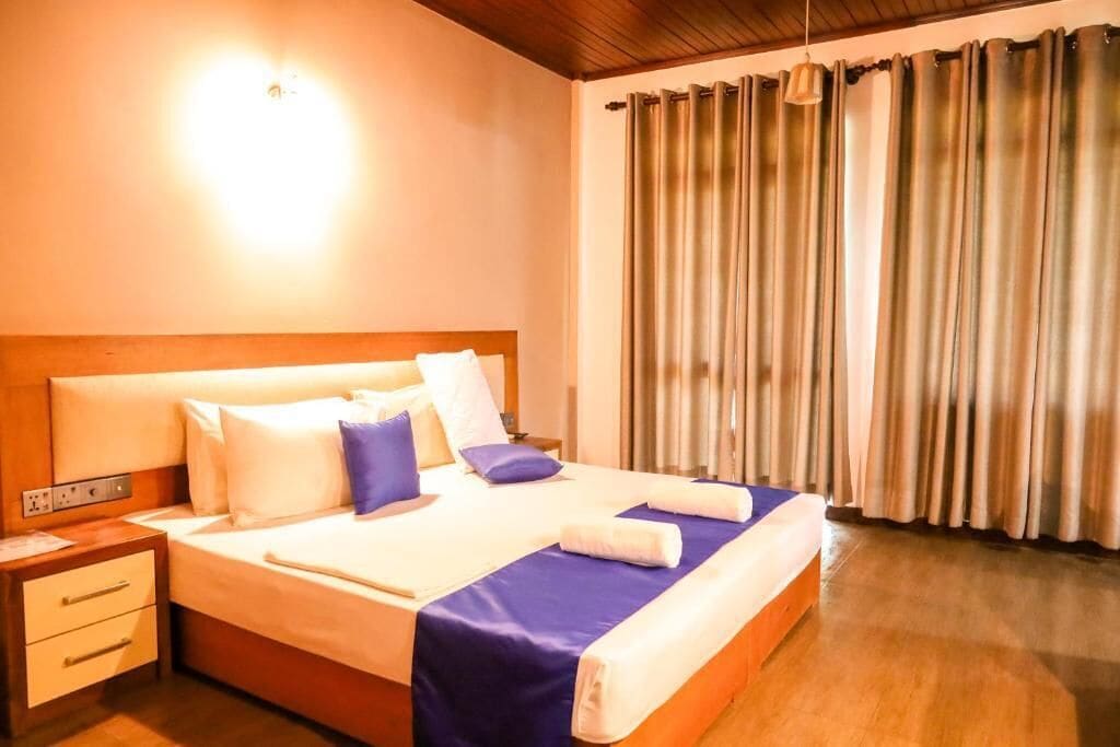 Deluxe Double Room, Balcony, River View | Laptop workspace