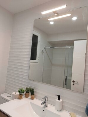 Dortoir Partagé, 1 chambre | Salle de bain