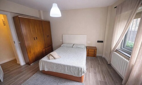Room-cozy Private Room in Modern Madrid