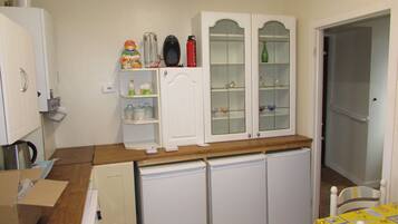 House, 3 Bedrooms, Patio | Private kitchen