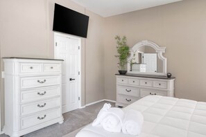 3 Schlafzimmer, Schreibtisch, Bügeleisen/Bügelbrett, kostenloses WLAN