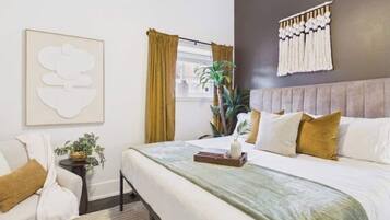 1 bedroom, iron/ironing board, free WiFi