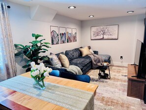 Living area - Stunning, spotless two-bed basement suite in newly renovated duplex (Idaho Falls)