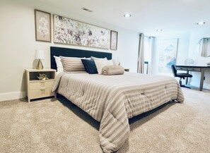 Room - Stunning, spotless two-bed basement suite in newly renovated duplex (Idaho Falls)