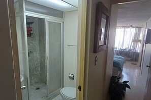 Dormitório compartilhado | Banheiro
