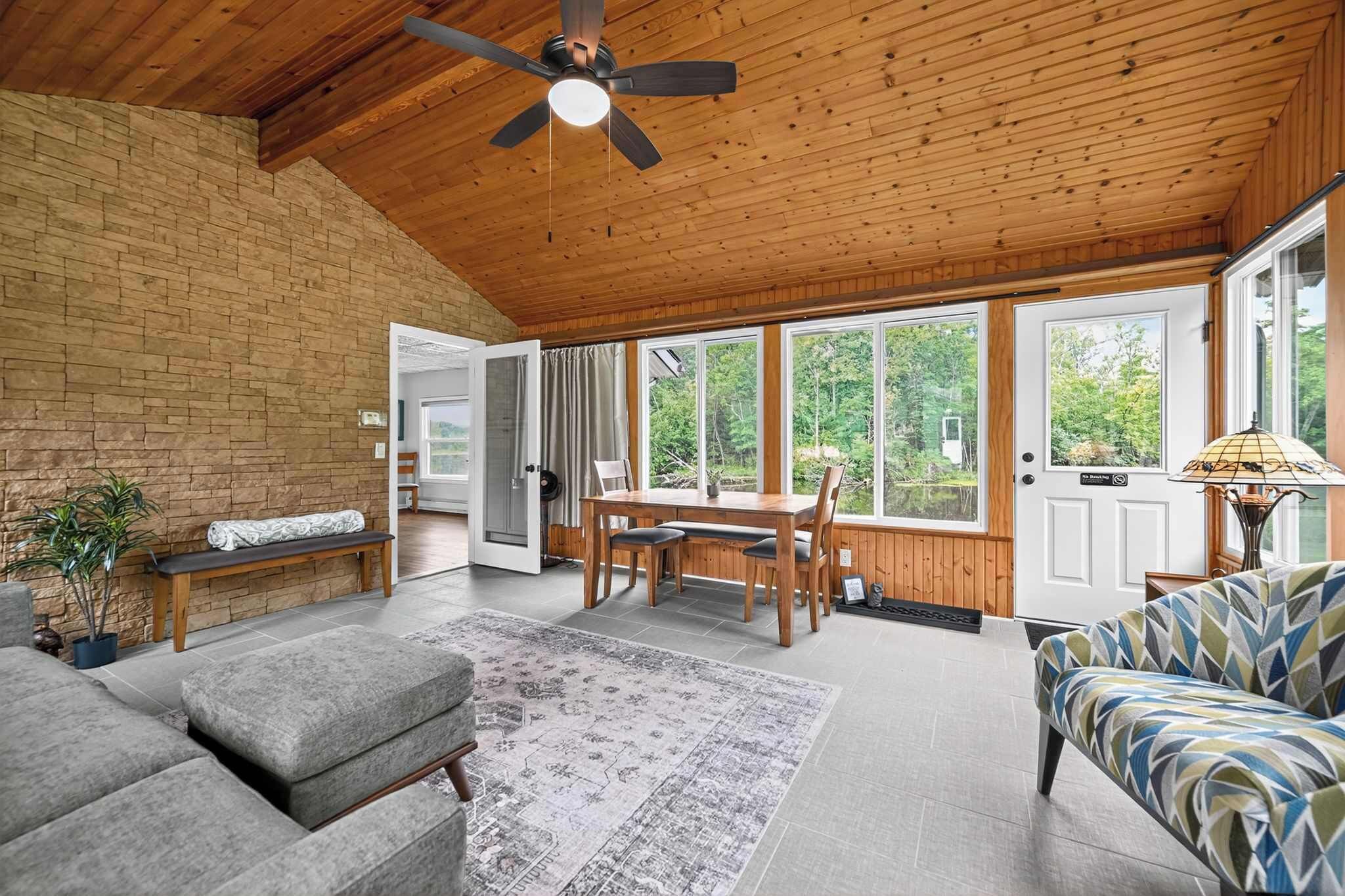 TV, fireplace, offices