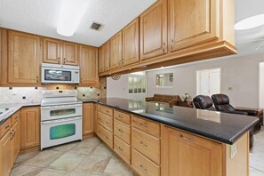 House, Multiple Beds (Big Tree) | Private kitchen - Big Tree (Daytona Beach)