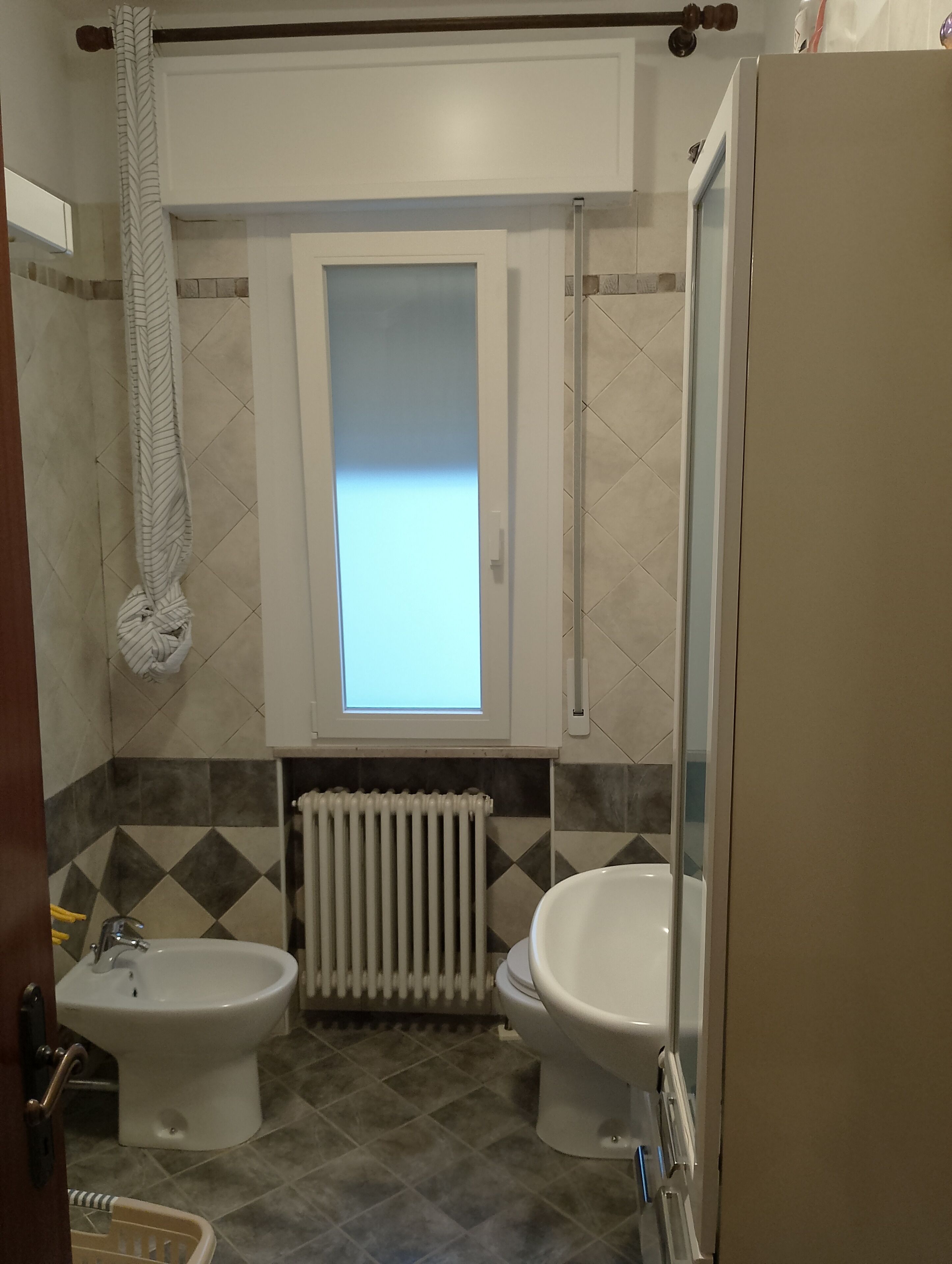 Dusche, Haartrockner, Bidet, Handtücher