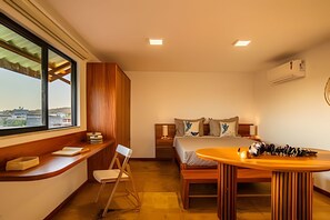 基础公寓 | 客房内保险箱、免费 WiFi