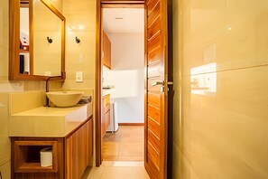 Apartemen Basic | Kamar mandi