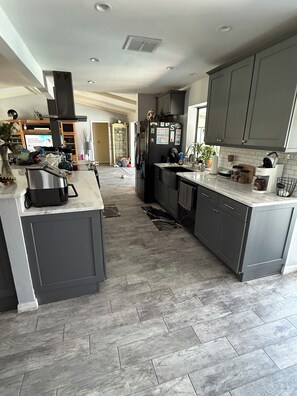 Private kitchen - Charming 2-bedroom house in gated community in desirable Port St Lucie (Port Saint Lucie)