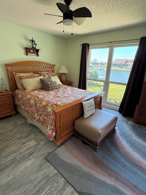 WiFi, bed sheets - Charming 2-bedroom house in gated community in desirable Port St Lucie (Port Saint Lucie)