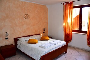 Room - Vrbo Property (Cazzano di Tramigna)