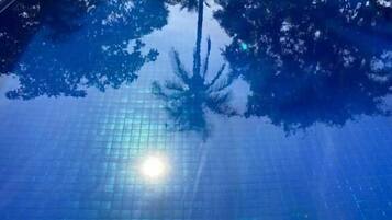 Utomhuspool