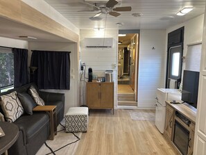 Interior - Fabulous 1-bedroom in Livingston 2 minutes from Casino (Livingston)