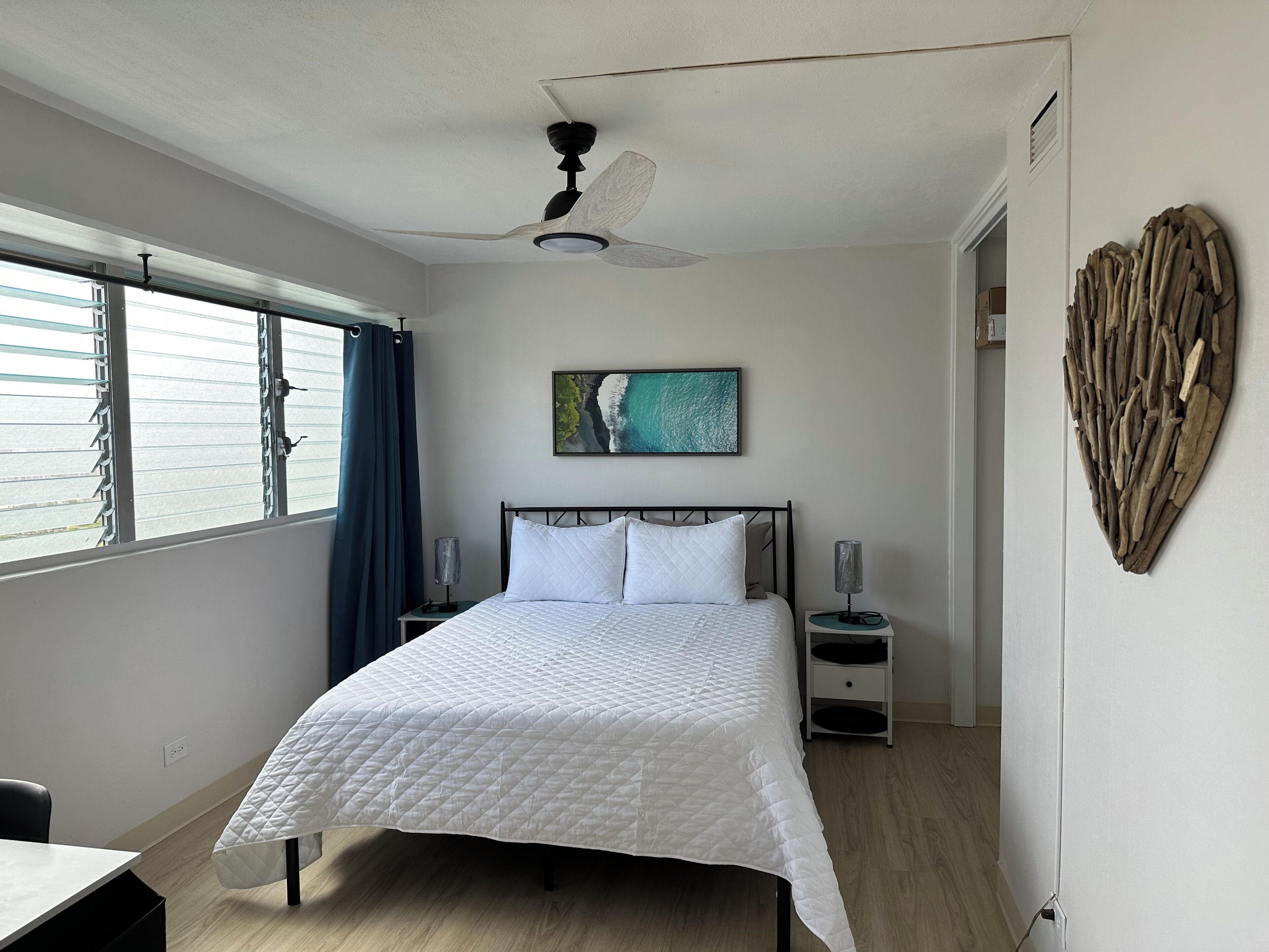 2 bedrooms, desk, iron/ironing board, travel cot