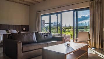 Luxury Double Room, Mountain View | Living area
