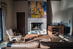 Luxury Double Room, Mountain View | Living area - Lodge Atamisque (Tupungato)