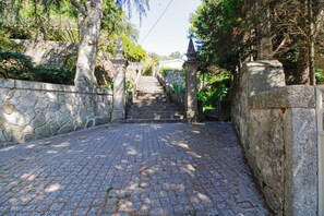 Property grounds - Villa Luzya · With Panoramic Views over the City (Viana do Castelo)