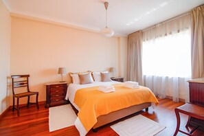 Iron/ironing board, Internet, bed sheets - Villa Luzya · With Panoramic Views over the City (Viana do Castelo)