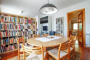 Dining - Villa Luzya · With Panoramic Views over the City (Viana do Castelo)