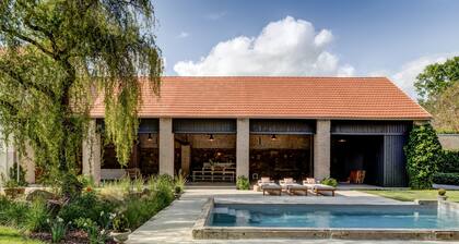 Amazing 7-bedroom estate in Czech countryside for your getaway
