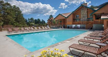 Estes Park Mountain Retreat Near Rocky Mountain National Park 2BR