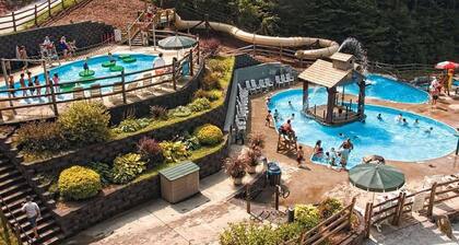 Vermont Mountain Escape Near Skiing with Spacious 2BR Deluxe Retreat