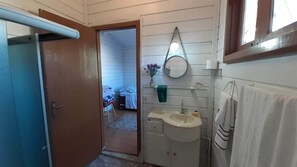 Bathroom - Soothing 1-bedroom chalet in tranquil Petrópolis getaway (Petrópolis)
