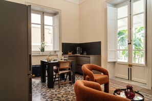 Luokittelematon kuva, 4 kautta 30, painike