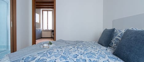 2 bedrooms, iron/ironing board