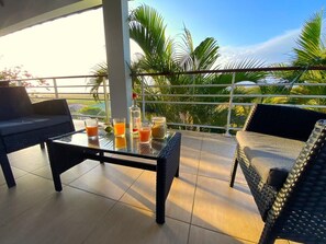 Property grounds - Upper Floor Villa  (sleeps 10) • Panoramic View & Pool (Rivière-Salée)