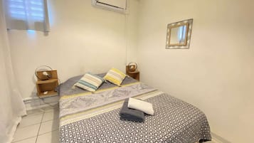 Iron/ironing board, travel cot, WiFi, bed sheets